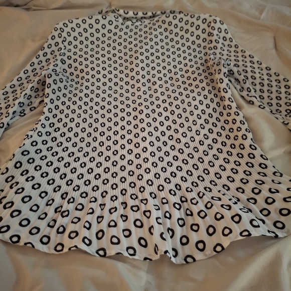 Essentials by Milano Black and White Patterened Button Down Shirt - Picture 7 of 8